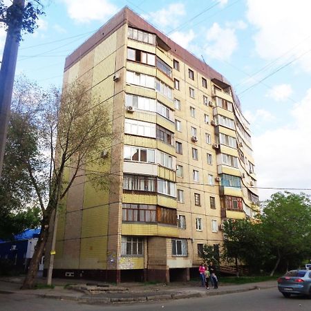 Староярмаркова С Видом На Парк И Реку 크리보이 로그 외부 사진