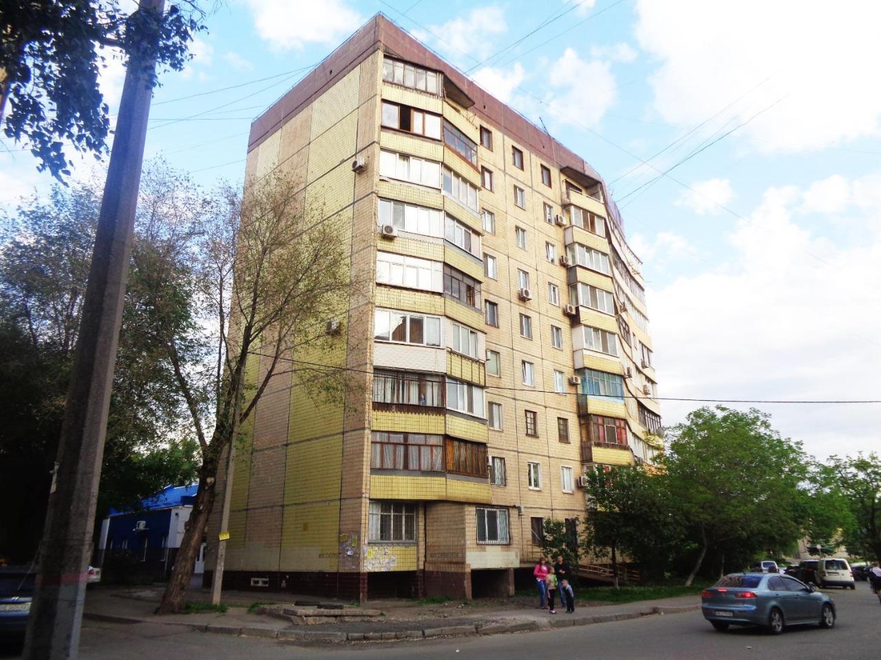 Староярмаркова С Видом На Парк И Реку 크리보이 로그 외부 사진